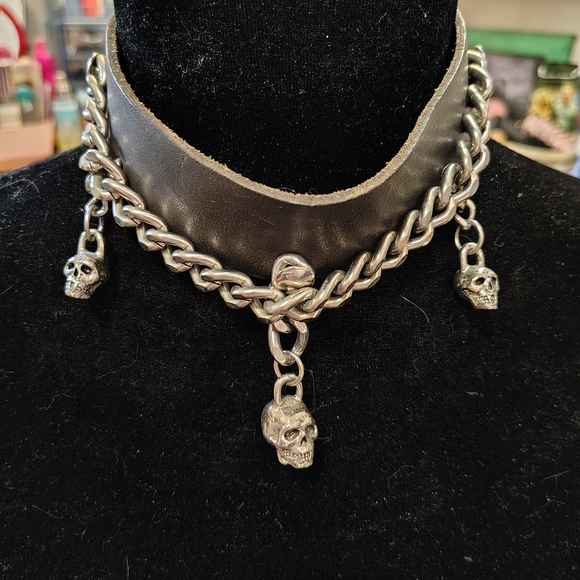 Vintage 90s Leather Silver Skull Chain Choker Necklace/ Biker Goth/ Info - Picture 1 of 9